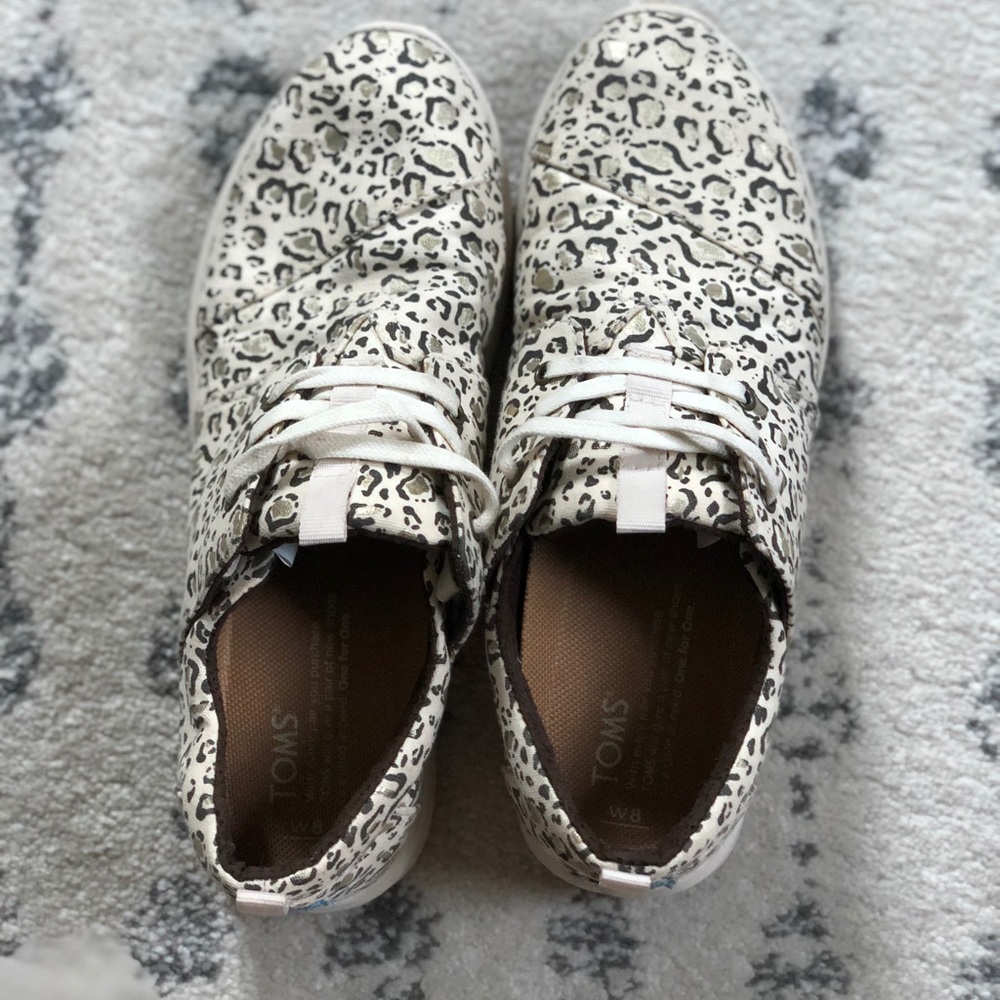 👑TOMS Cheetah print sneakers - Picture 1 of 4